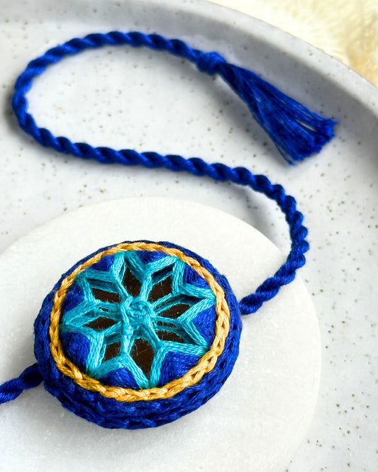 Neela Aaina Rakhi