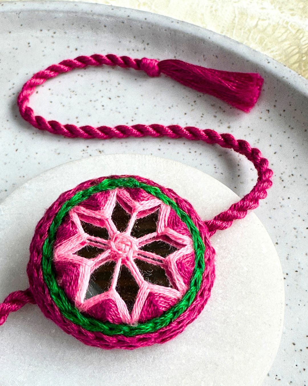 Gulaabi Aaina Rakhi
