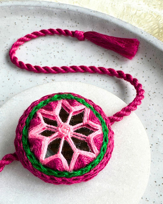 Gulaabi Aaina Rakhi