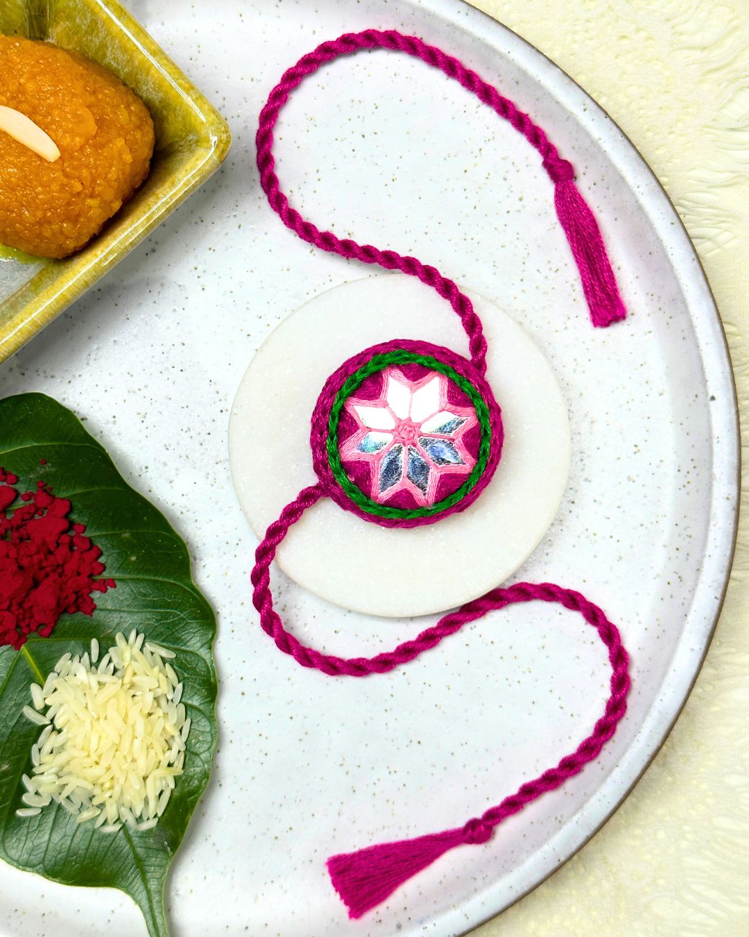 Gulaabi Aaina Rakhi